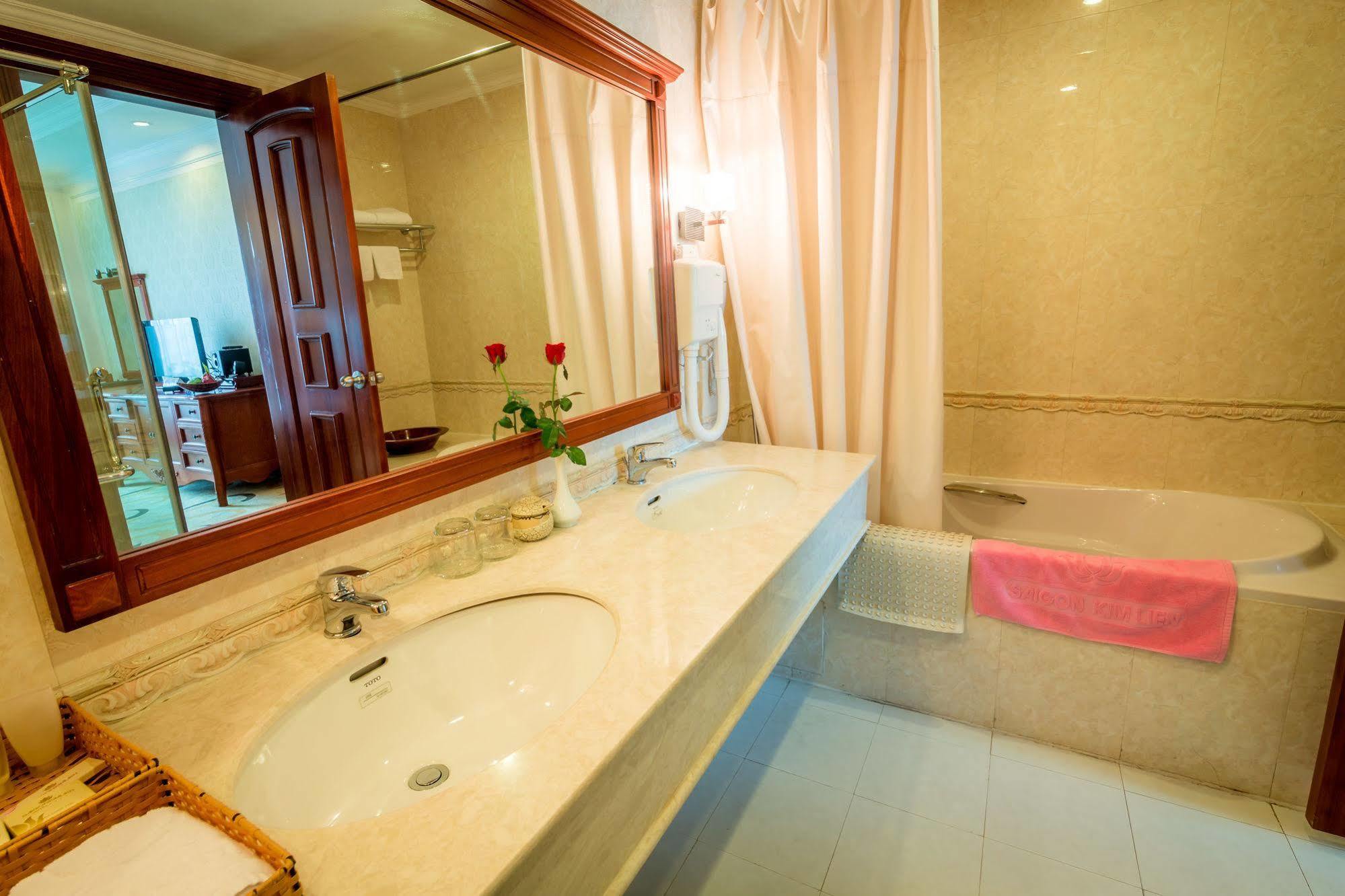 Sai Gon Kim Lien Hotel Vinh City Екстер'єр фото